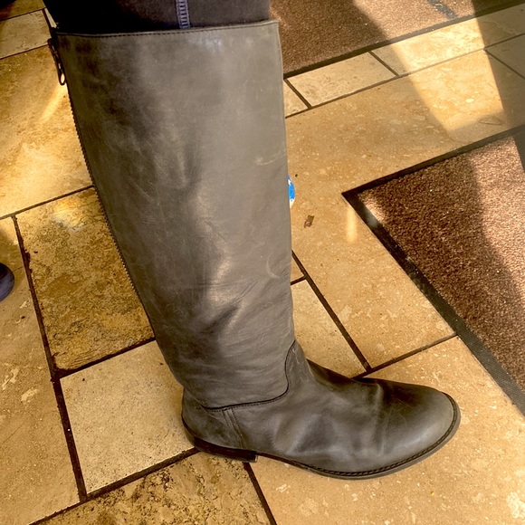 Leather Black Heeled Boot, Woman’s Size 8 - Picture 2 of 5